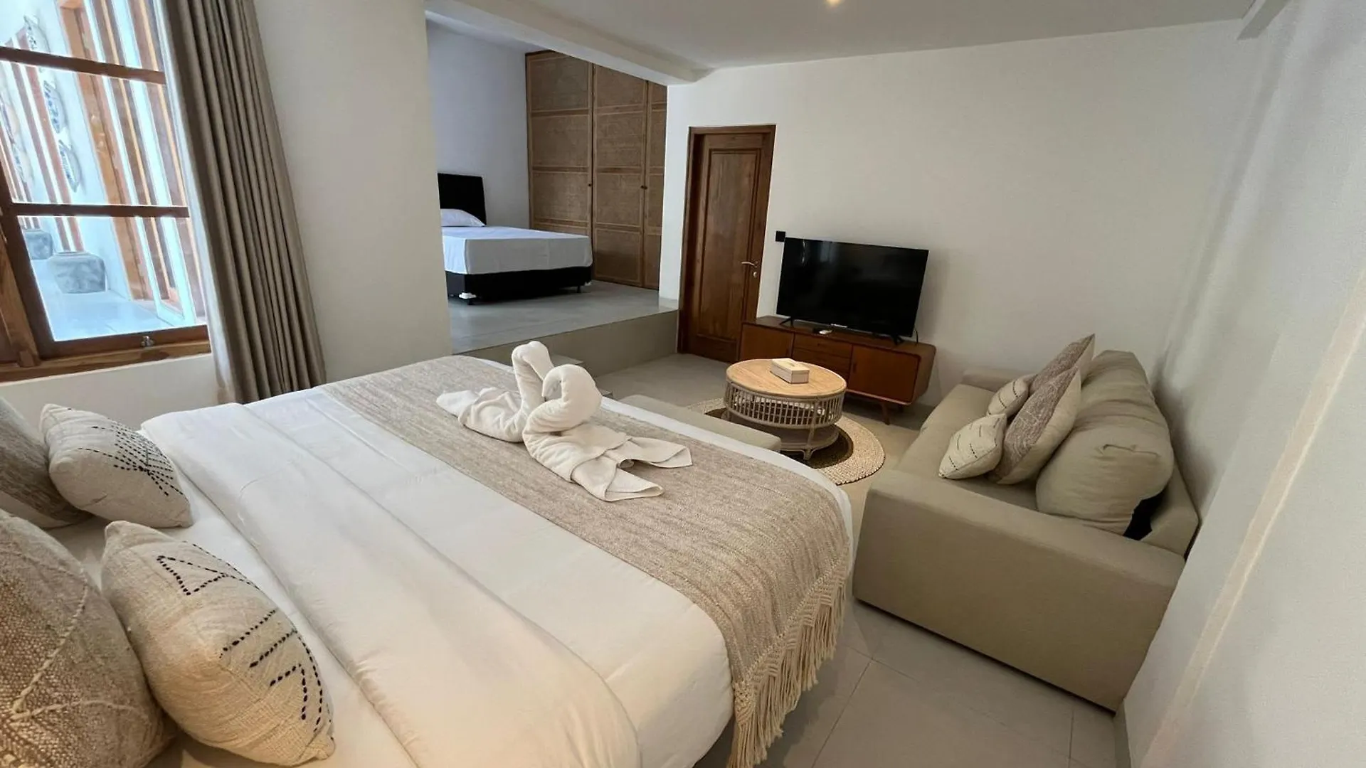 New Peaceful 4 Master Bdrm Suites Villa Legian Кута