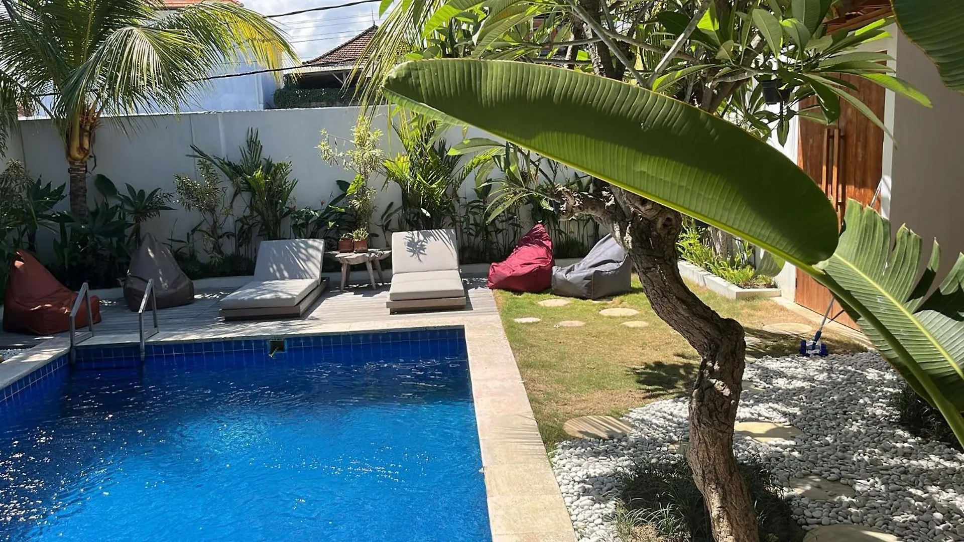 New Peaceful 4 Master Bdrm Suites Villa Legian Кута