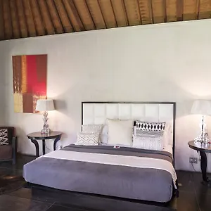 Valentine Villa
