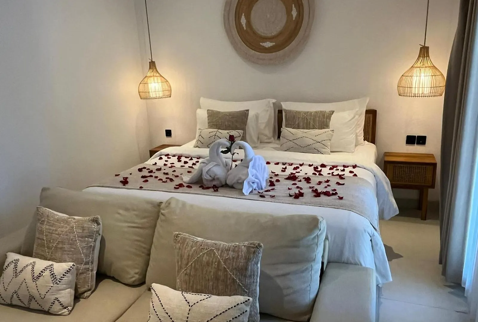 New Peaceful 4 Master Bdrm Suites Villa Legian Kuta