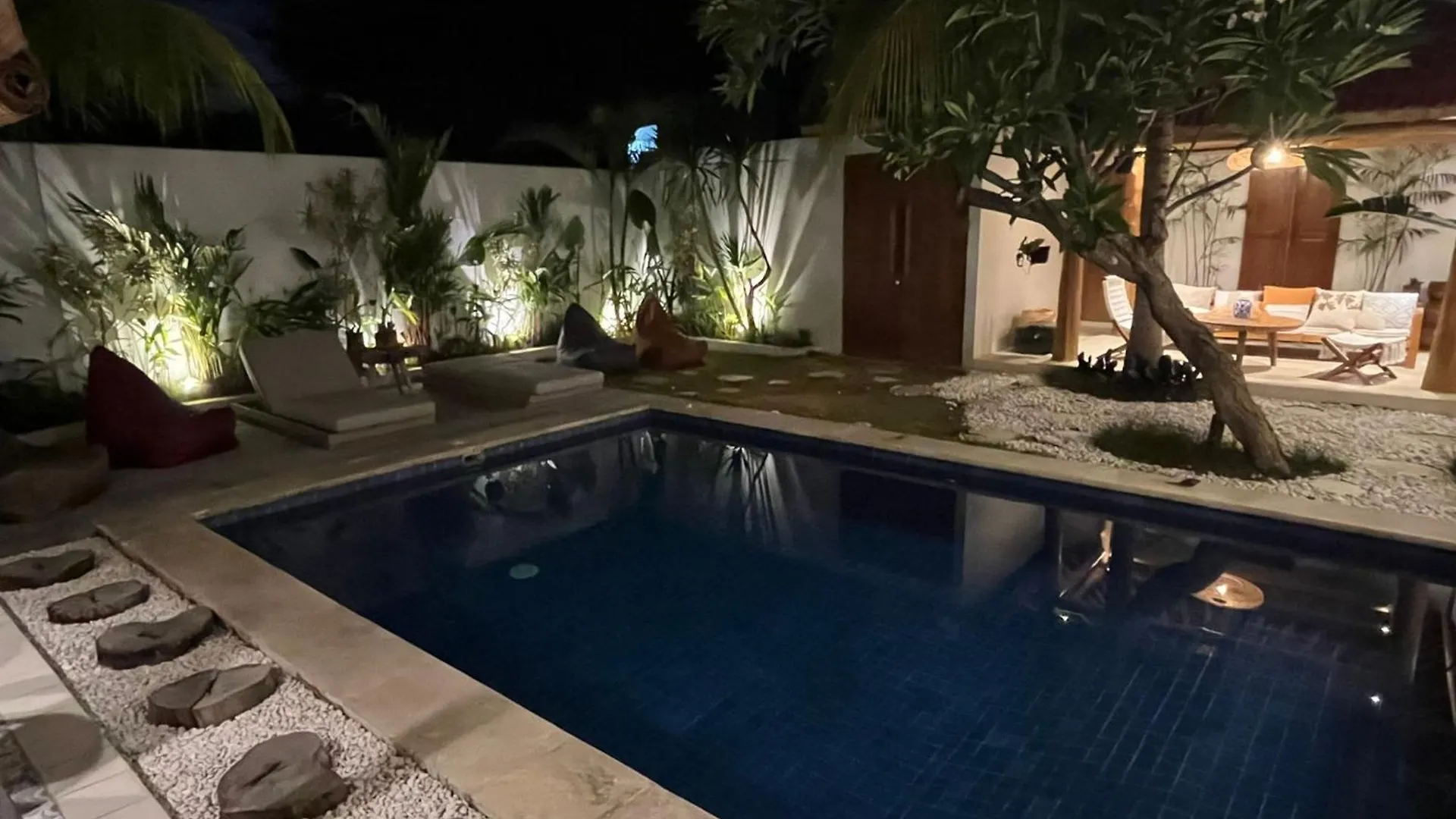 New Peaceful 4 Master Bdrm Suites Villa Legian Kuta