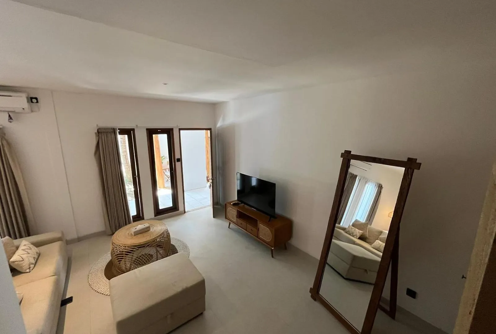 New Peaceful 4 Master Bdrm Suites Villa Legian Kuta  Indonesia