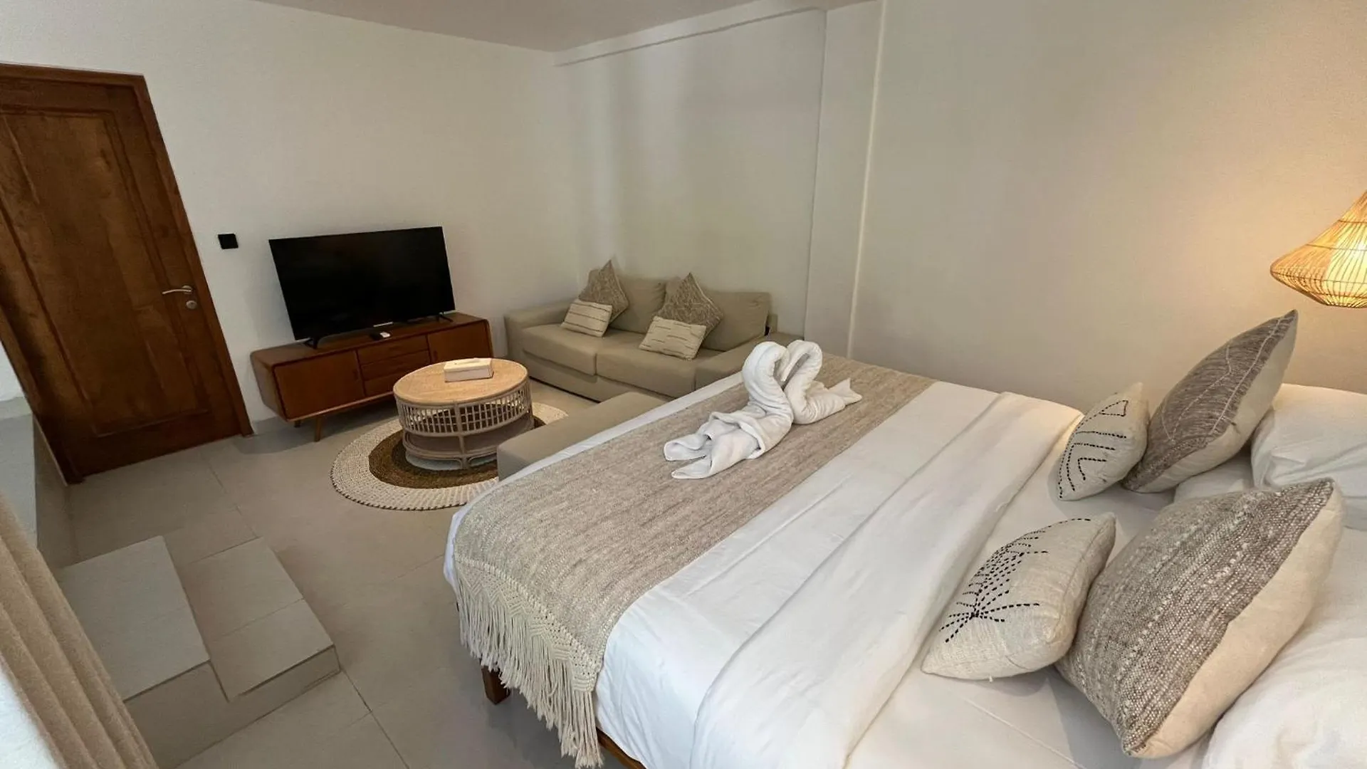 New Peaceful 4 Master Bdrm Suites Villa Legian Kuta  Indonesia