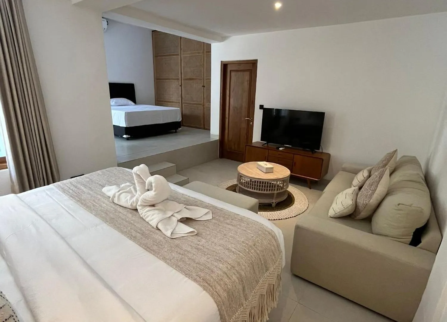 New Peaceful 4 Master Bdrm Suites Villa Legian Kuta  0*, Kuta (Bali)