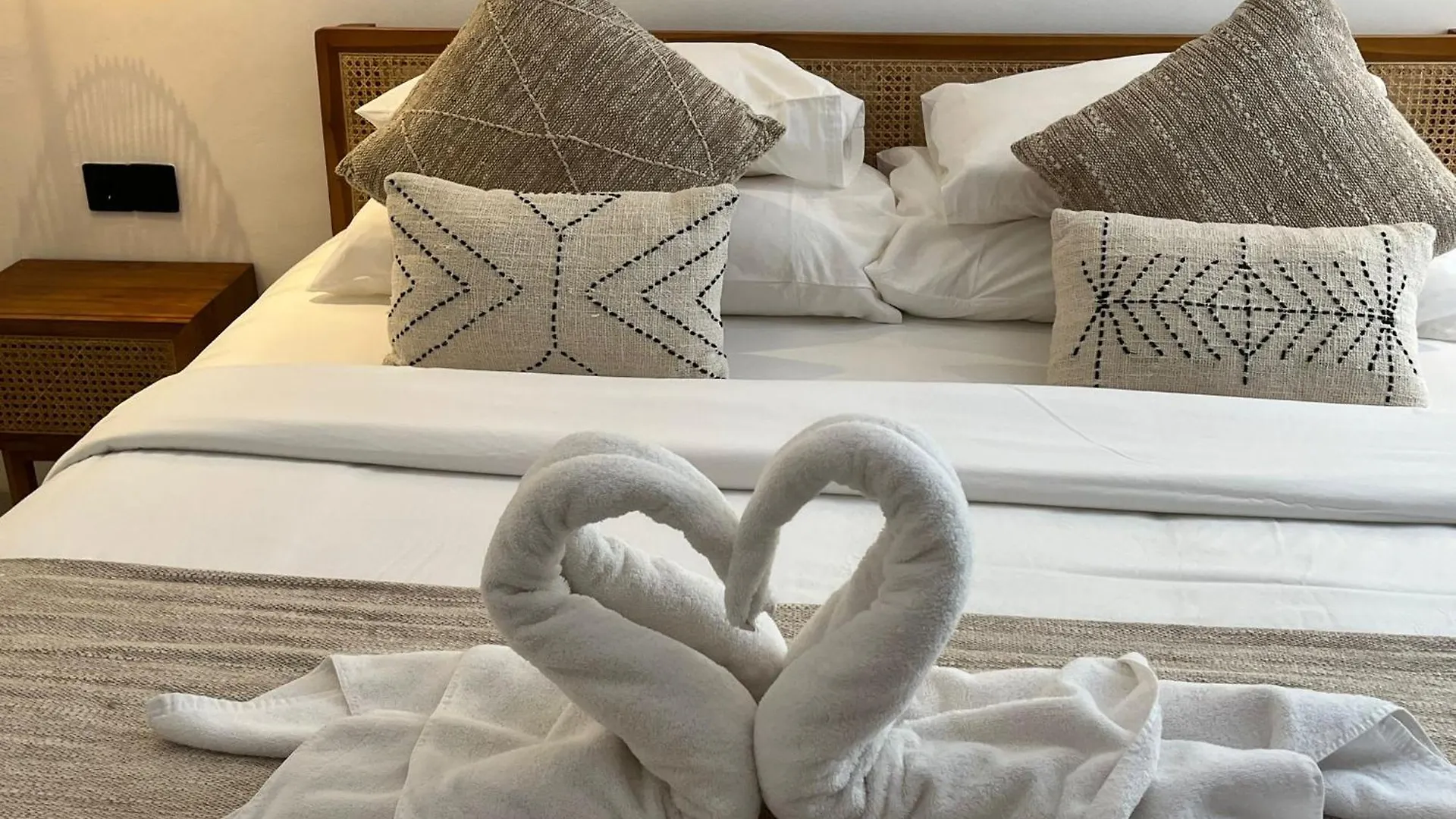 New Peaceful 4 Master Bdrm Suites Villa Legian Kuta  Indonesia