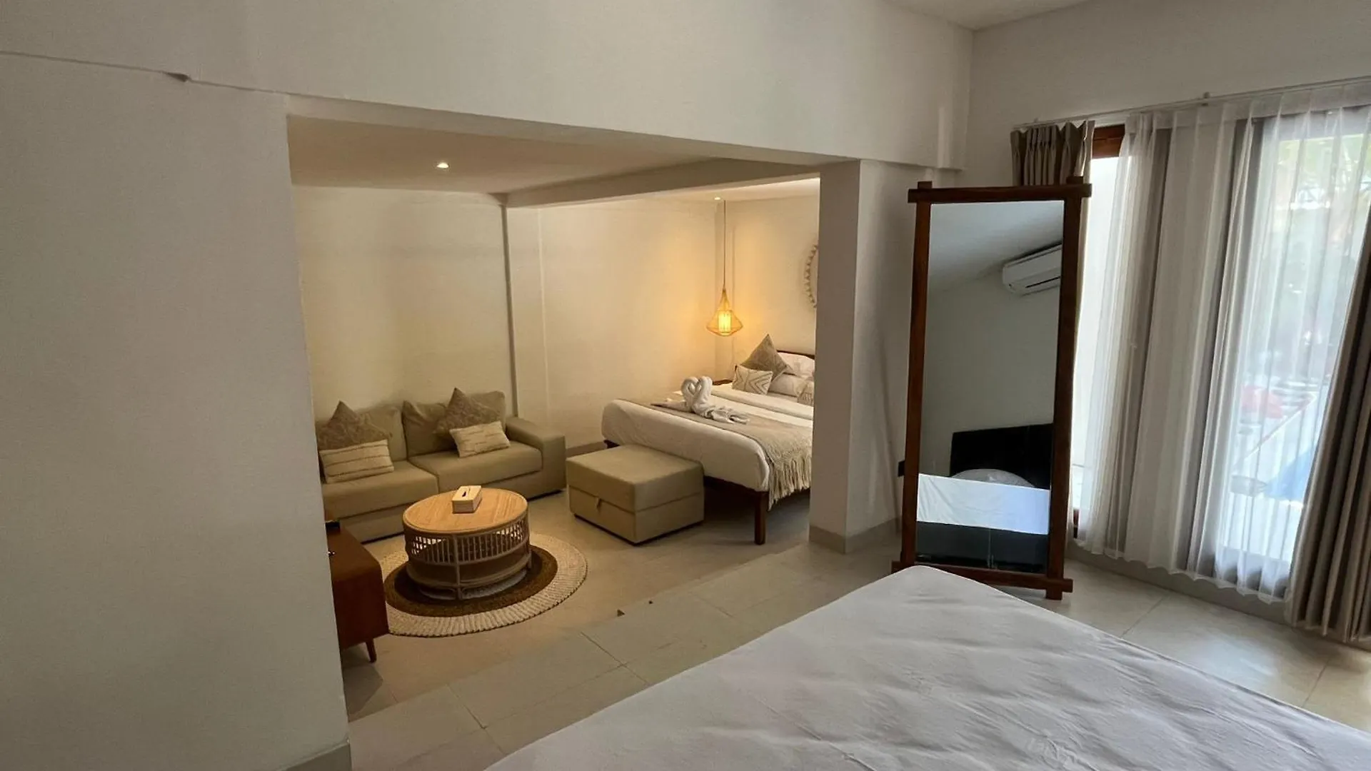 New Peaceful 4 Master Bdrm Suites Villa Legian Kuta  0*, Kuta (Bali)