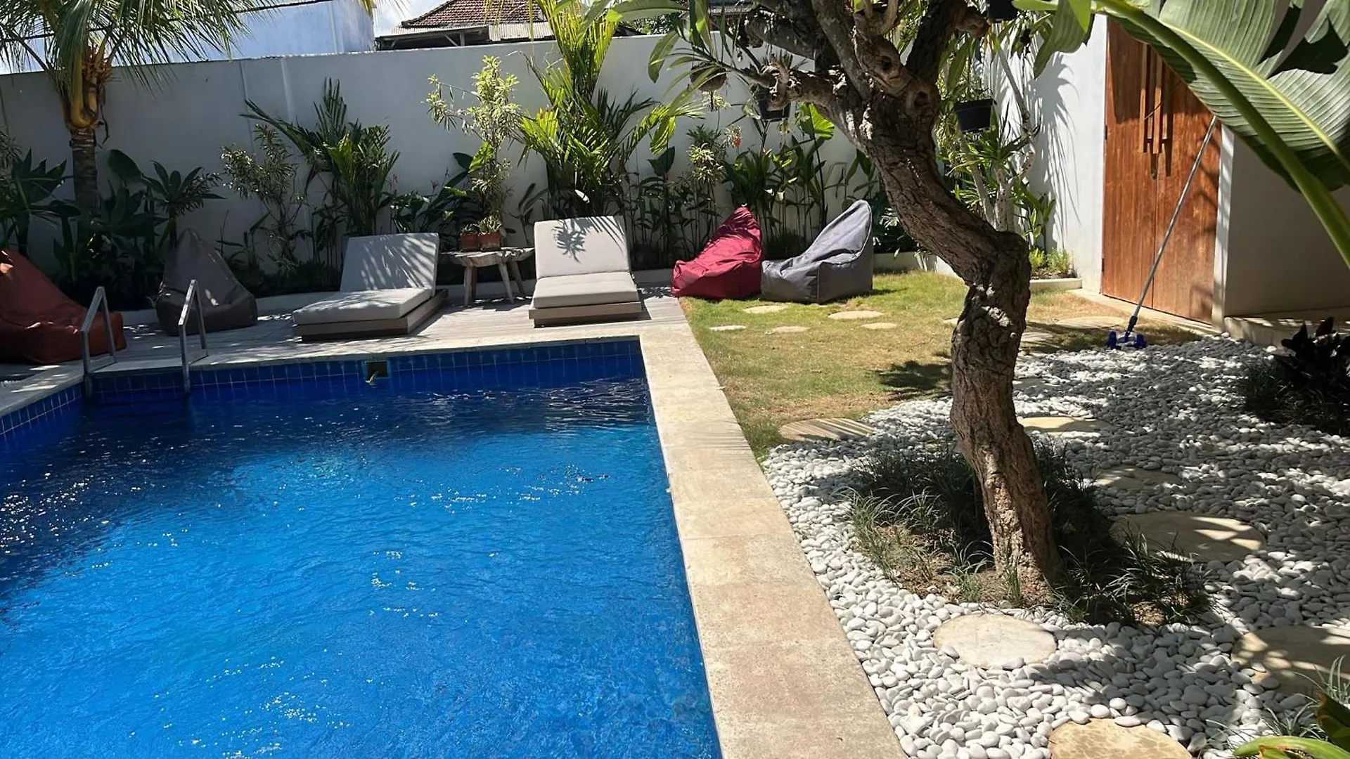 New Peaceful 4 Master Bdrm Suites Villa Legian Kuta  0*, Kuta (Bali)