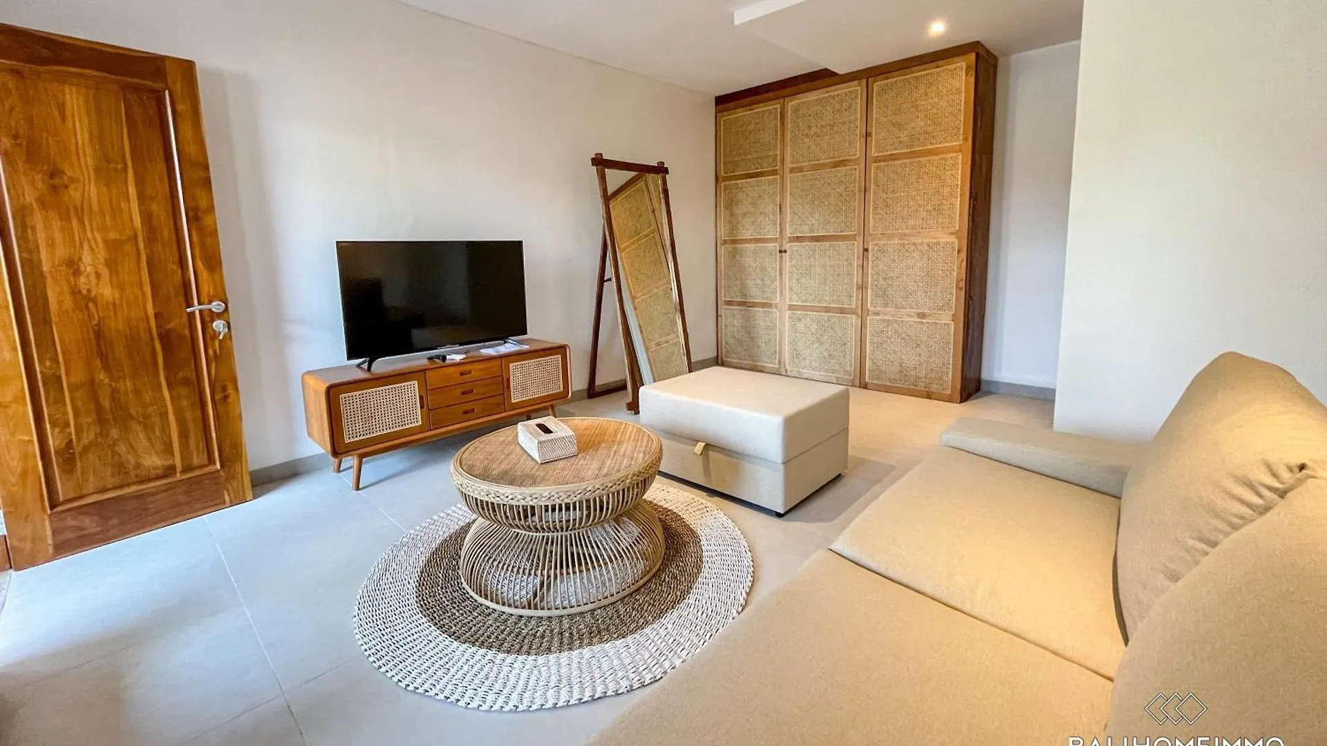 New Peaceful 4 Master Bdrm Suites Villa Legian Kuta