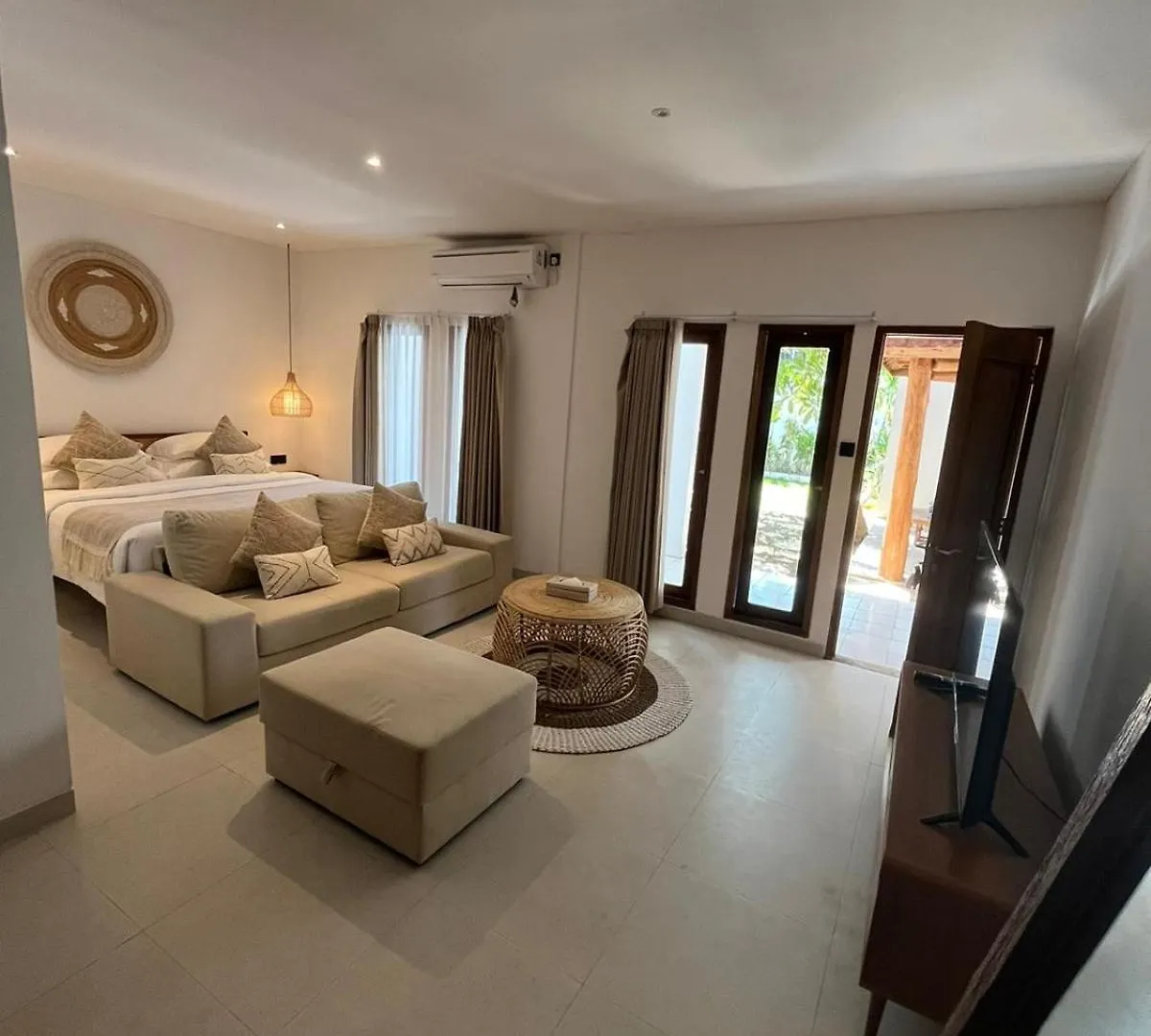 New Peaceful 4 Master Bdrm Suites Villa Legian Kuta  Kuta (Bali)