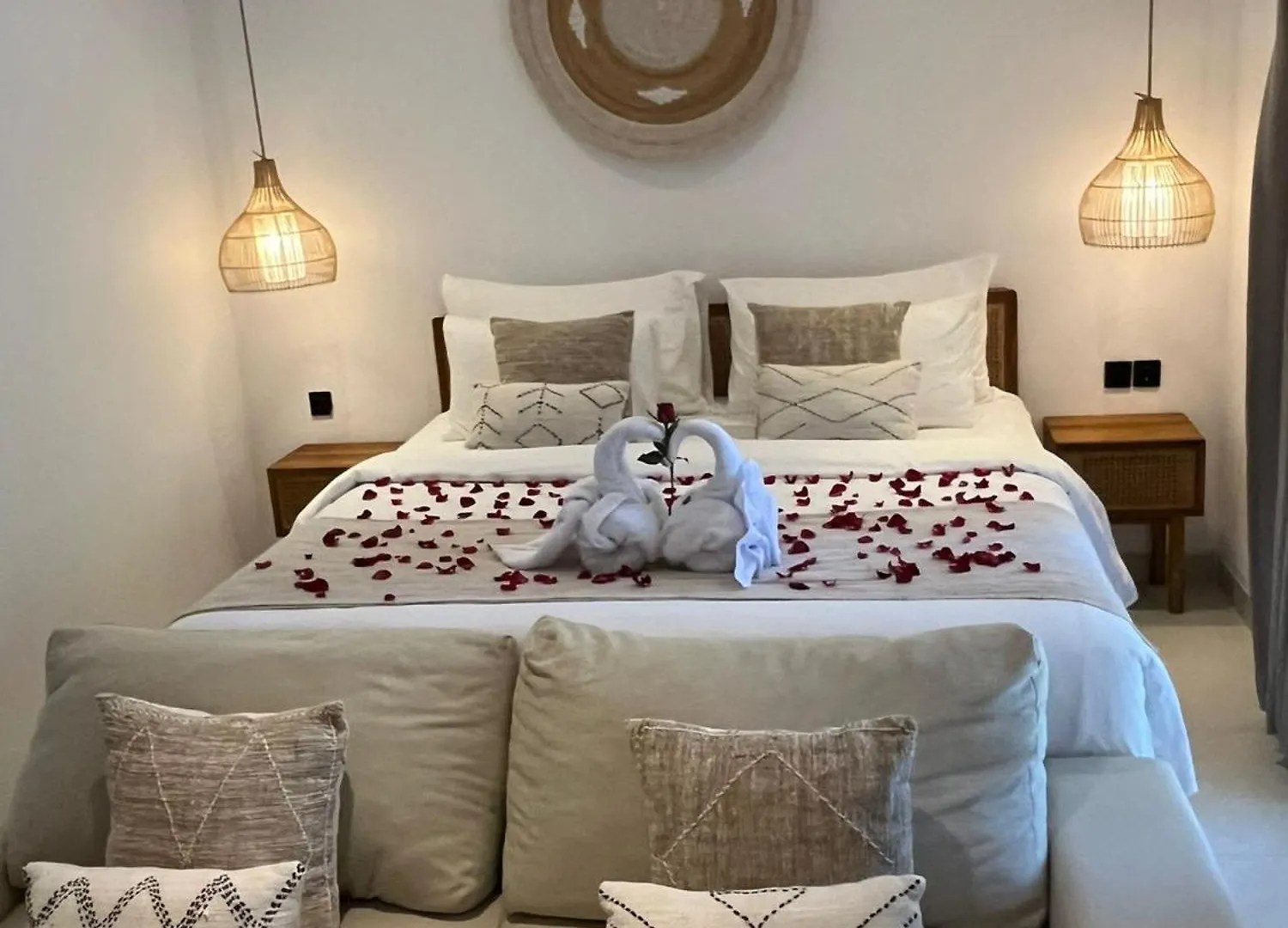 New Peaceful 4 Master Bdrm Suites Villa Legian Kuta