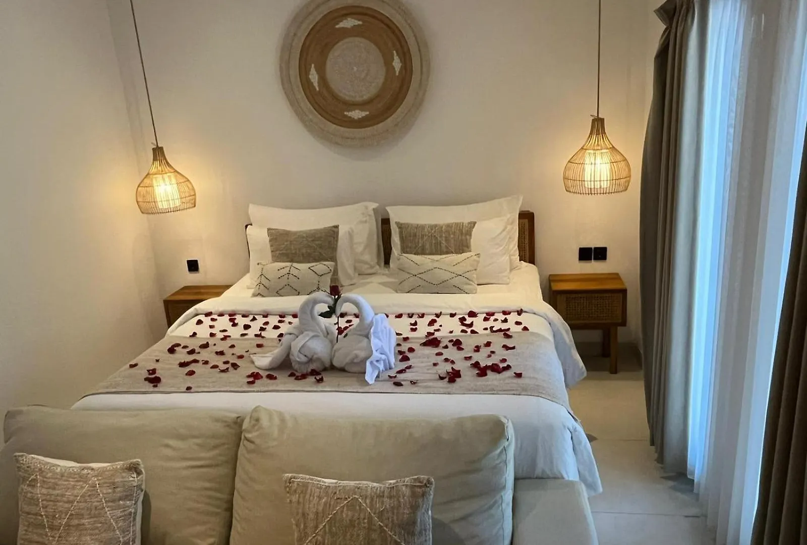 New Peaceful 4 Master Bdrm Suites Villa Legian Kuta