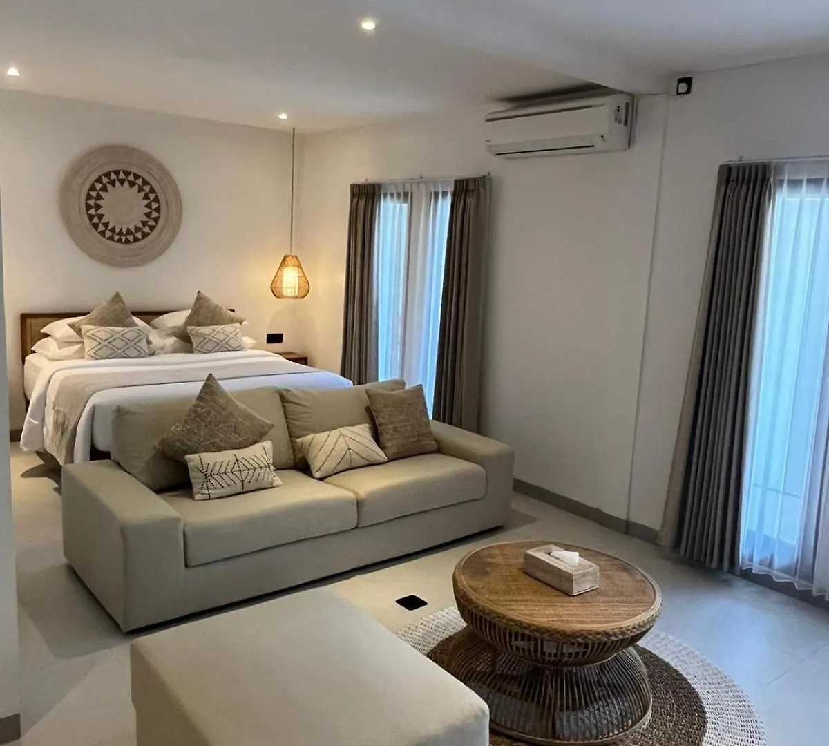 New Peaceful 4 Master Bdrm Suites Villa Legian Kuta