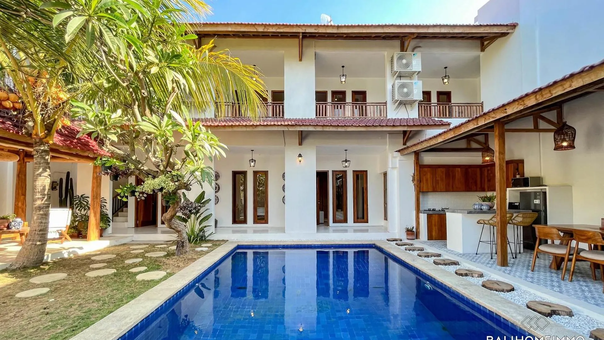 New Peaceful 4 Master Bdrm Suites Villa Legian Kuta